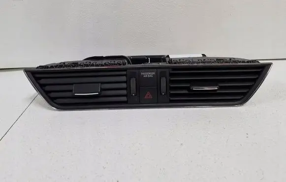 Volkswagen PASSAT B8 Rear air vent grill 3V0820951C