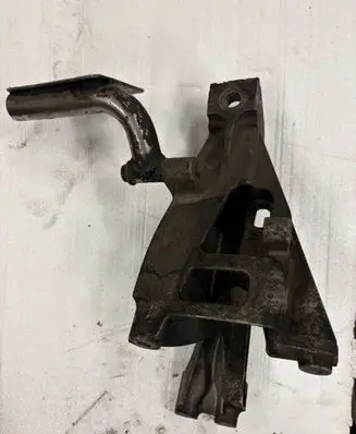Volkswagen Transporter - Caravelle T5 Engine mounting bracket 7H0199370N