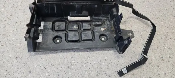 Chrysler 300C Battery tray 05112061AK