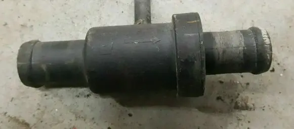 Volkswagen Golf II Engine coolant pipe/hose 191819011