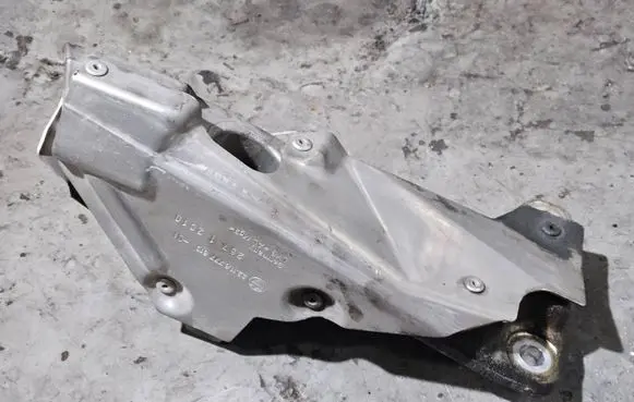 BMW 7 F01 F02 F03 F04 Engine mounting bracket 22116777610 25712010