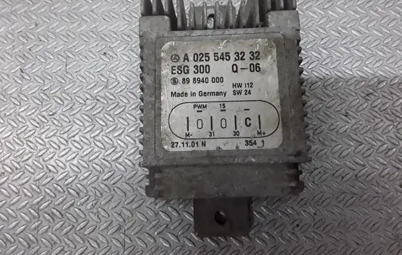 Mercedes-Benz A W168 Coolant fan relay A0255453232 898940000