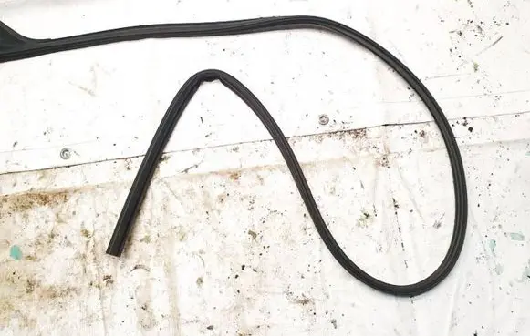 Tesla Model Y Rubber seal front coupe door 149767800b 1497678-00-b