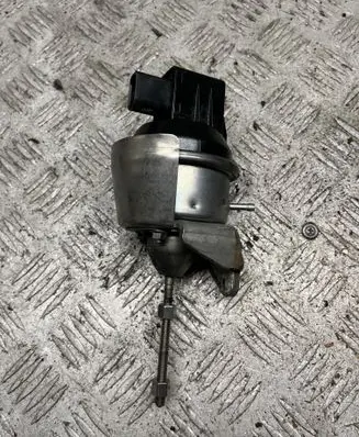 Volkswagen Golf VI Turbine electric control actuator