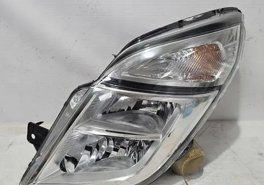 Nissan NV400 Headlight/headlamp 26060BZ50A 0301273201