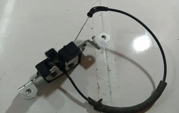 Volvo S80 Engine bonnet/hood lock/catch 