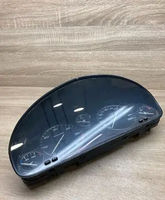 Speedometer (instrument cluster)