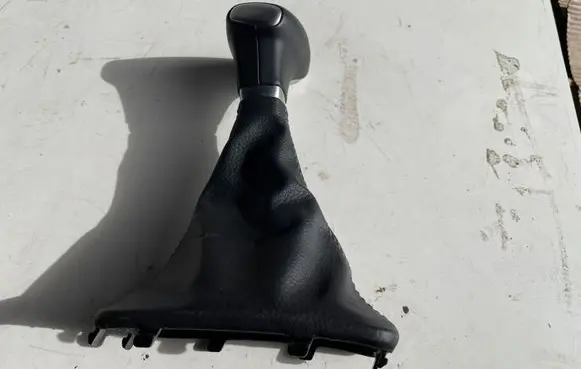KIA Rio Gear lever shifter trim leather/knob 46720H2110WK 46720H2110