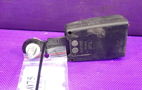 Fiat Panda 141 Front seatbelt buckle 33032823