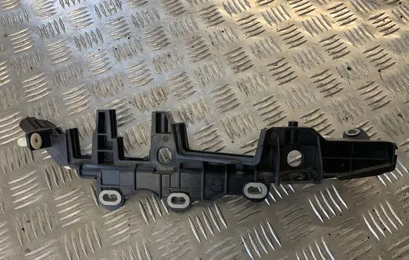 BMW 5 G30 G31 Other engine bay part 9334793