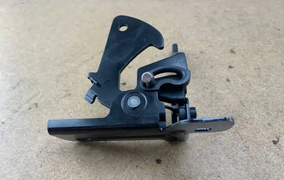 BMW 7 E65 E66 Engine bonnet/hood lock/latch loop/hook 7186508 51237186508