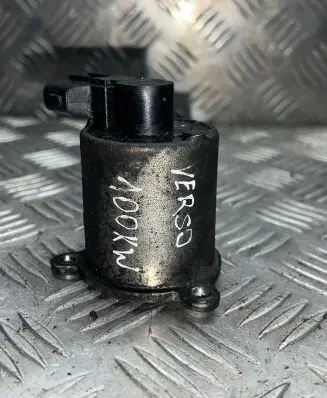 Toyota Corolla E120 E130 EGR valve 256200R011