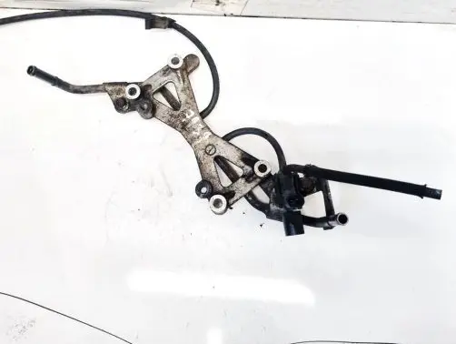 Isuzu D-Max Engine mounting bracket