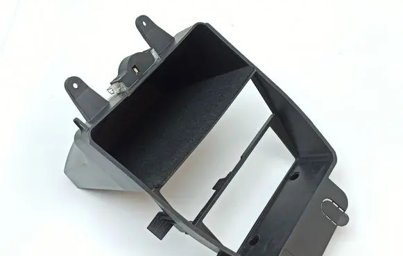 BMW Z4 E85 E86 Glove box central console 7043817 74850610 51467043817