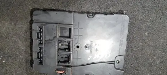 Renault Scenic II - Grand scenic II Engine control unit/module 8200780025