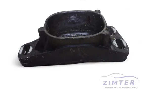 Volkswagen PASSAT B5.5 Engine mounting bracket 8D0199335Q