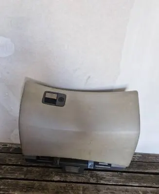 Volvo S80 Glove box