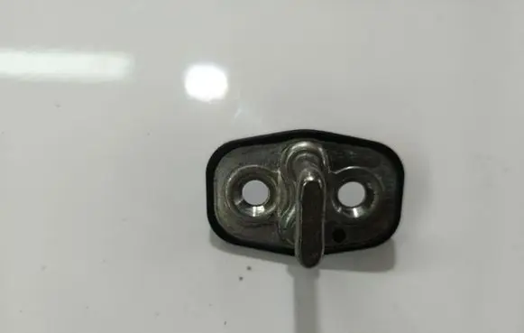 Citroen C5 Front door lock loop/hook striker 9655466380