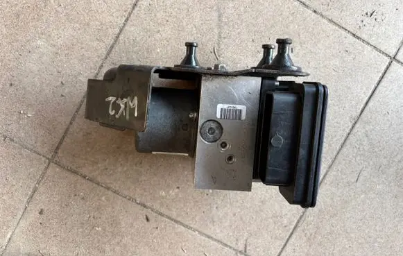 Jeep Grand Cherokee ABS Pump 68164630AA
