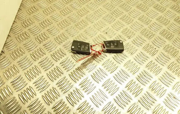 Volkswagen Tiguan Ignition key/card 