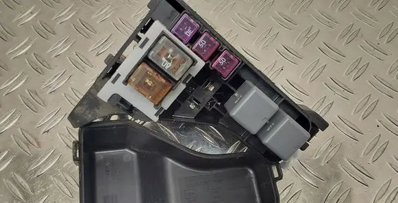 Fuse box set