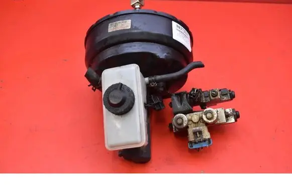 KIA Sportage Brake booster K01143800