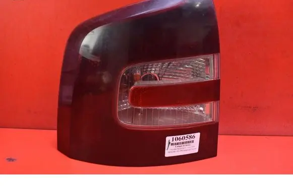 Skoda Octavia Mk2 (1Z) Rear/tail lights 1Z9945095
