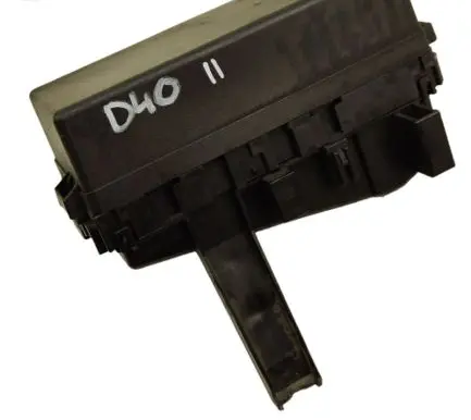 Nissan Navara D40 Relay mounting block 
