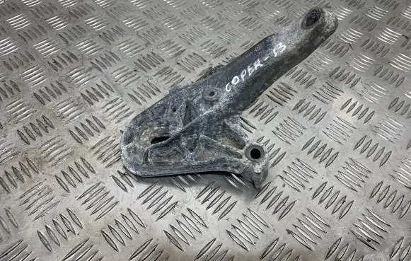 Mini Cooper Countryman R60 Engine mounting bracket 678711