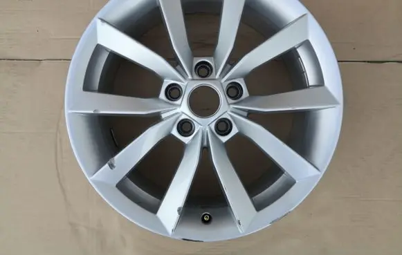 Skoda Yeti (5L) R17 alloy rim 5L0601025K