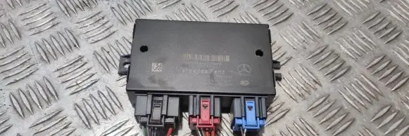 Mercedes-Benz C W204 Tow bar trailer control unit/module A2049007905