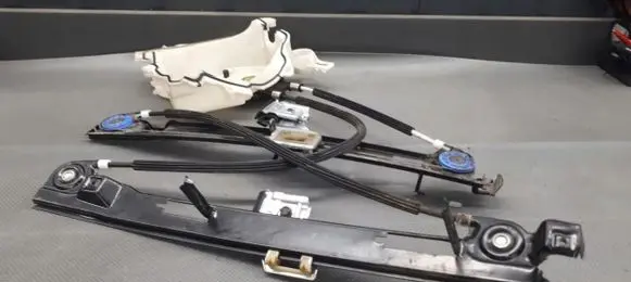 Seat Toledo III (5P) Front window lifting mechanism without motor 5P0837401A