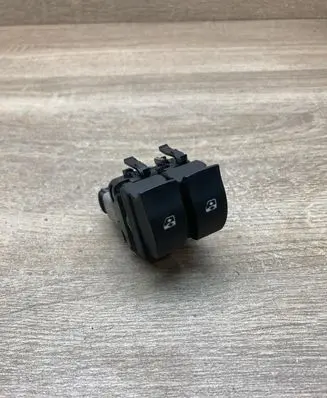Renault Laguna II Electric window control switch 018469A