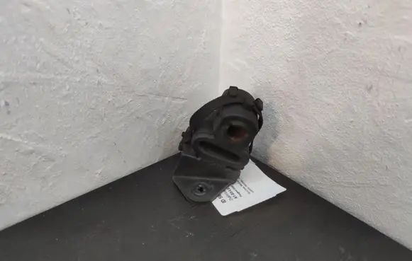 Peugeot 2008 II Muffler mount bracket/holder 6P249