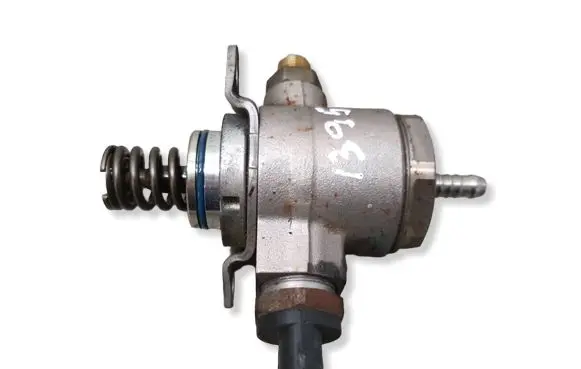 Audi TT TTS Mk2 Fuel injection high pressure pump 06J127025F