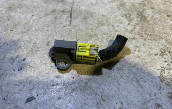 Nissan Qashqai Airbag deployment crash/impact sensor 985813RA0A 08122015 A168724862