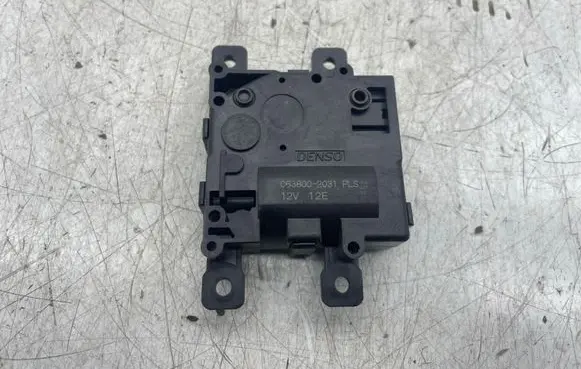Toyota RAV 4 (XA50) Air flap motor/actuator 0638002031