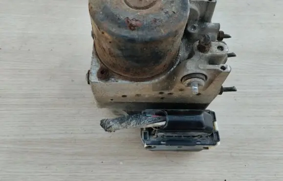 Toyota RAV 4 (XA30) ABS Pump 4454042110 8954142230