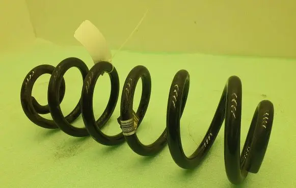 Volvo XC40 Rear coil spring 32333496