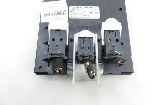Volkswagen Golf VII Comfort/convenience module F005V02141 5Q0937086BP