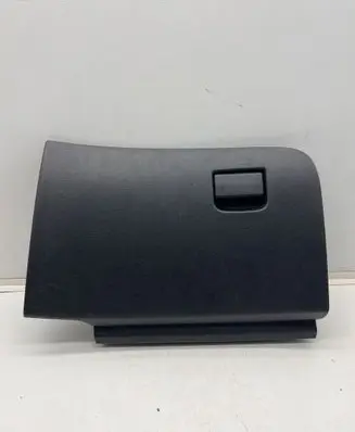 Nissan X-Trail T32 Glove box 685104CE0A