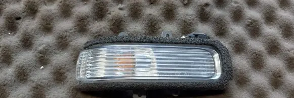 Toyota Hilux (AN10, AN20, AN30) Mirror indicator light KOITO0K20