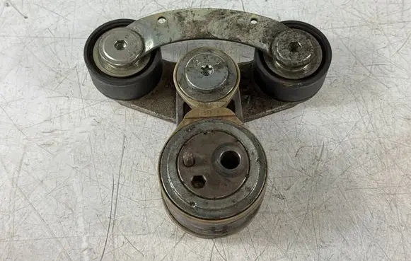 Peugeot 3008 I Generator/alternator belt tensioner 1611426080