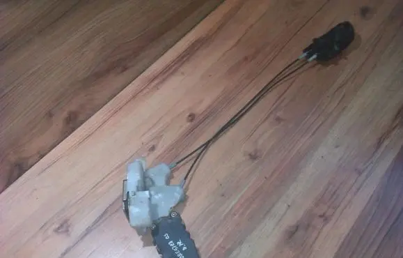 Subaru Forester SG Front door lock