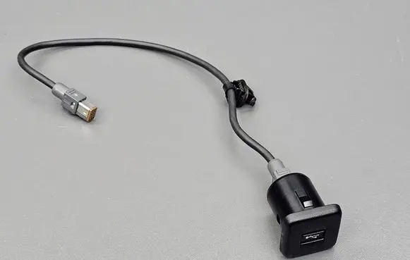 Suzuki Swift II USB socket connector GT17HN