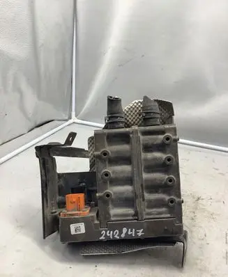 Volkswagen Golf VII Other engine bay part 5Q0819565B