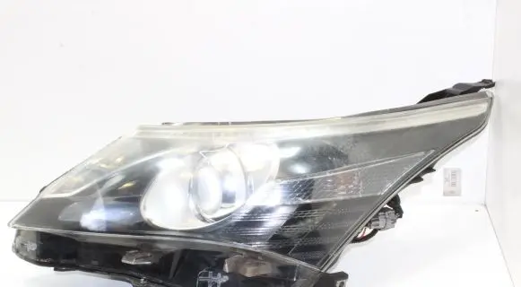 Toyota Avensis T270 Headlight/headlamp