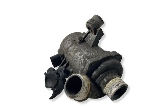 BMW 3 E92 E93 Water pump 7586928