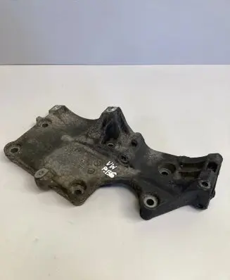 Volkswagen PASSAT B6 Generator/alternator bracket 03G903143F