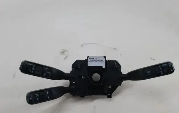 Wiper turn signal indicator stalk/switch